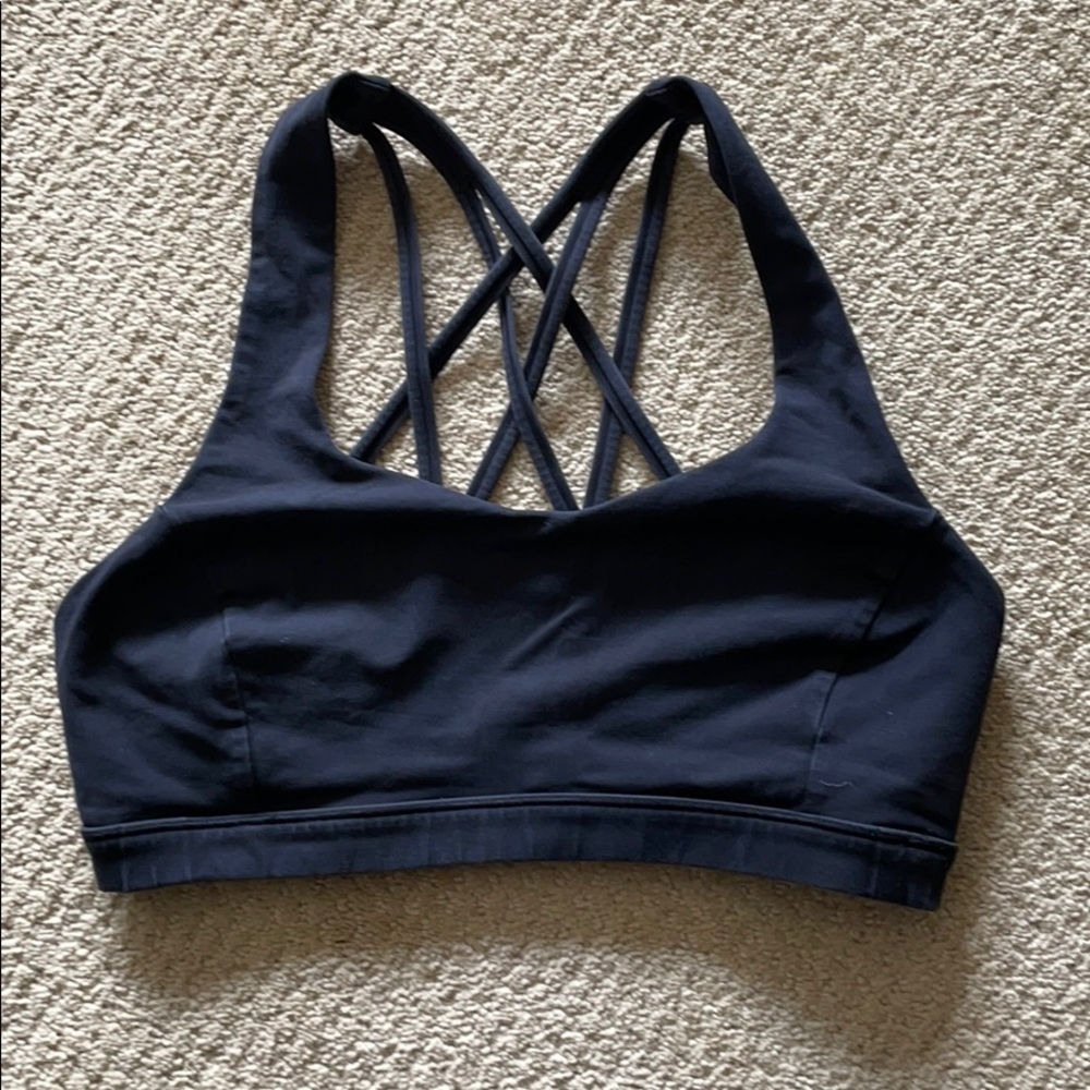 Lululemon Free to be Serene bra 6/8